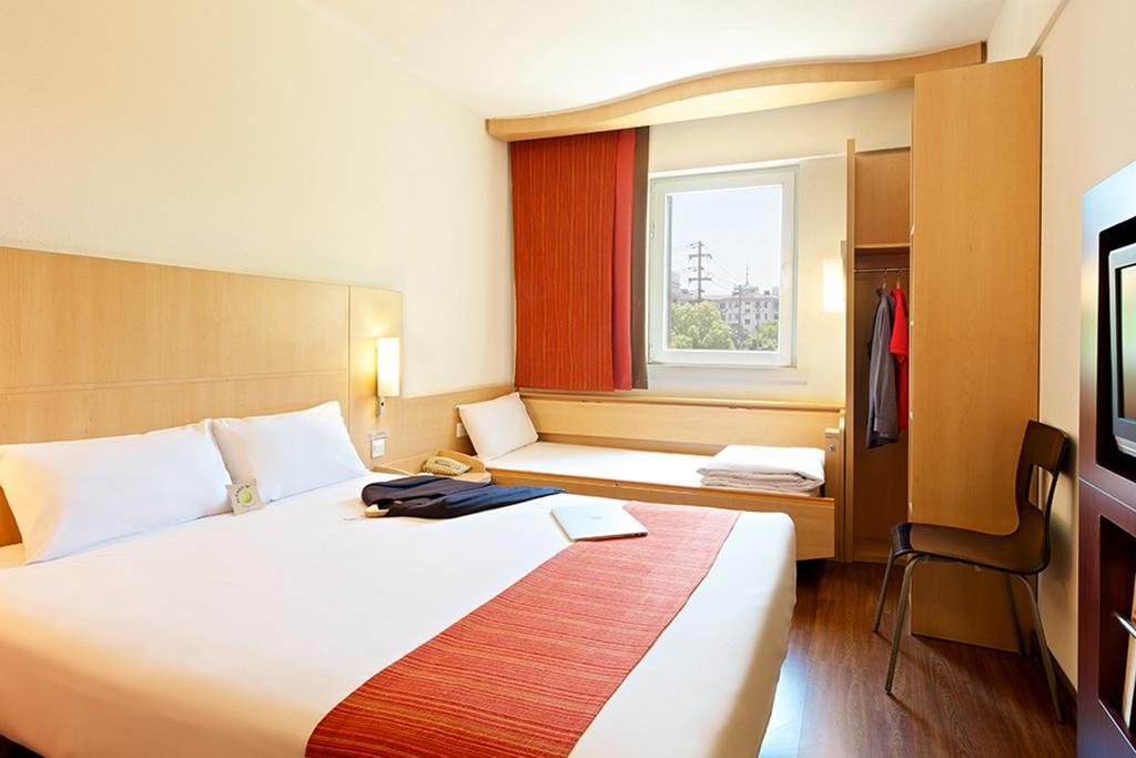 Ibis Luoyang Hi Tech Dev Zone Hotel Exterior photo